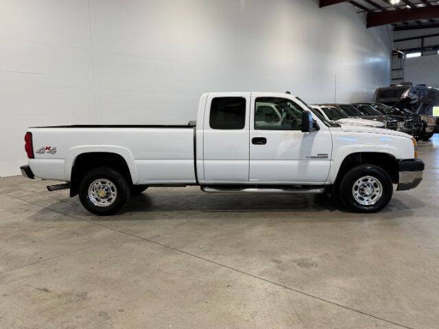 Used 2004 Chevrolet Silverado 2500 LS w/ Heavy-Duty Power Package AWD/4WD image 7