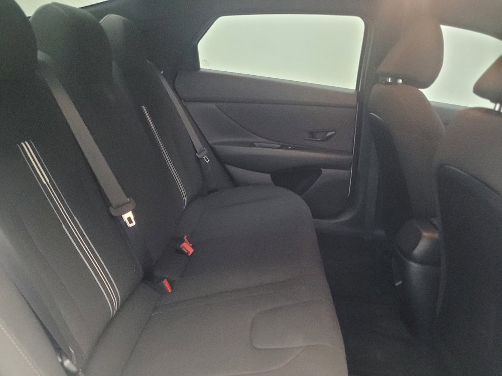 Used 2025 Hyundai Elantra Sport image 19