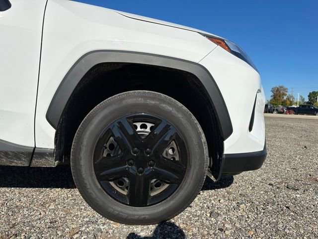 Used 2024 Toyota RAV4 LE image 10