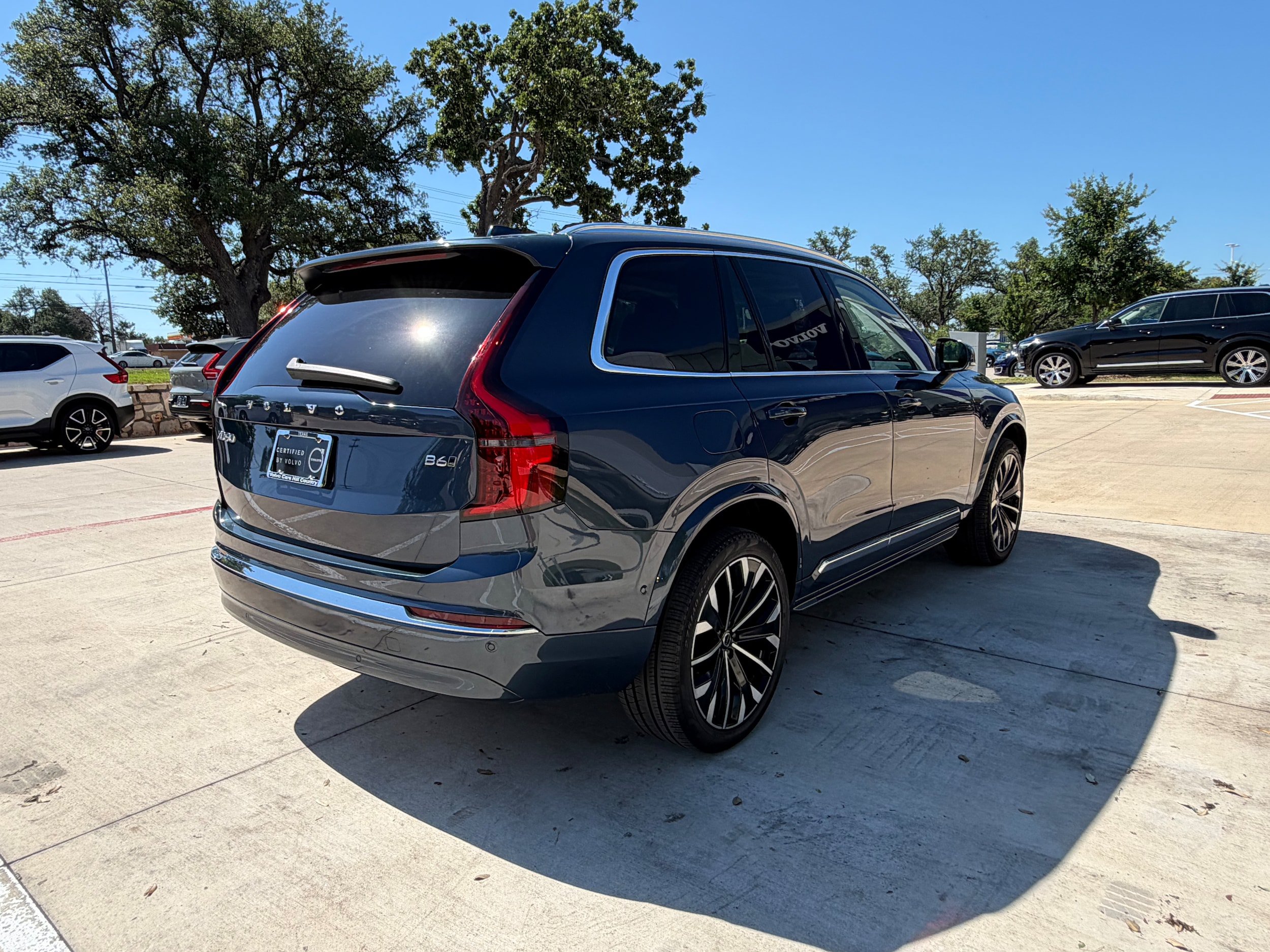 Certified 2025 Volvo XC90 B6 Plus AWD/4WD image 6