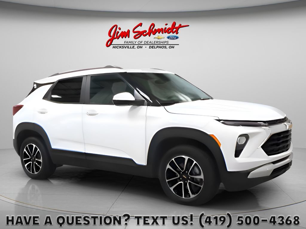 Used 2025 Chevrolet TrailBlazer LT AWD/4WD image 1