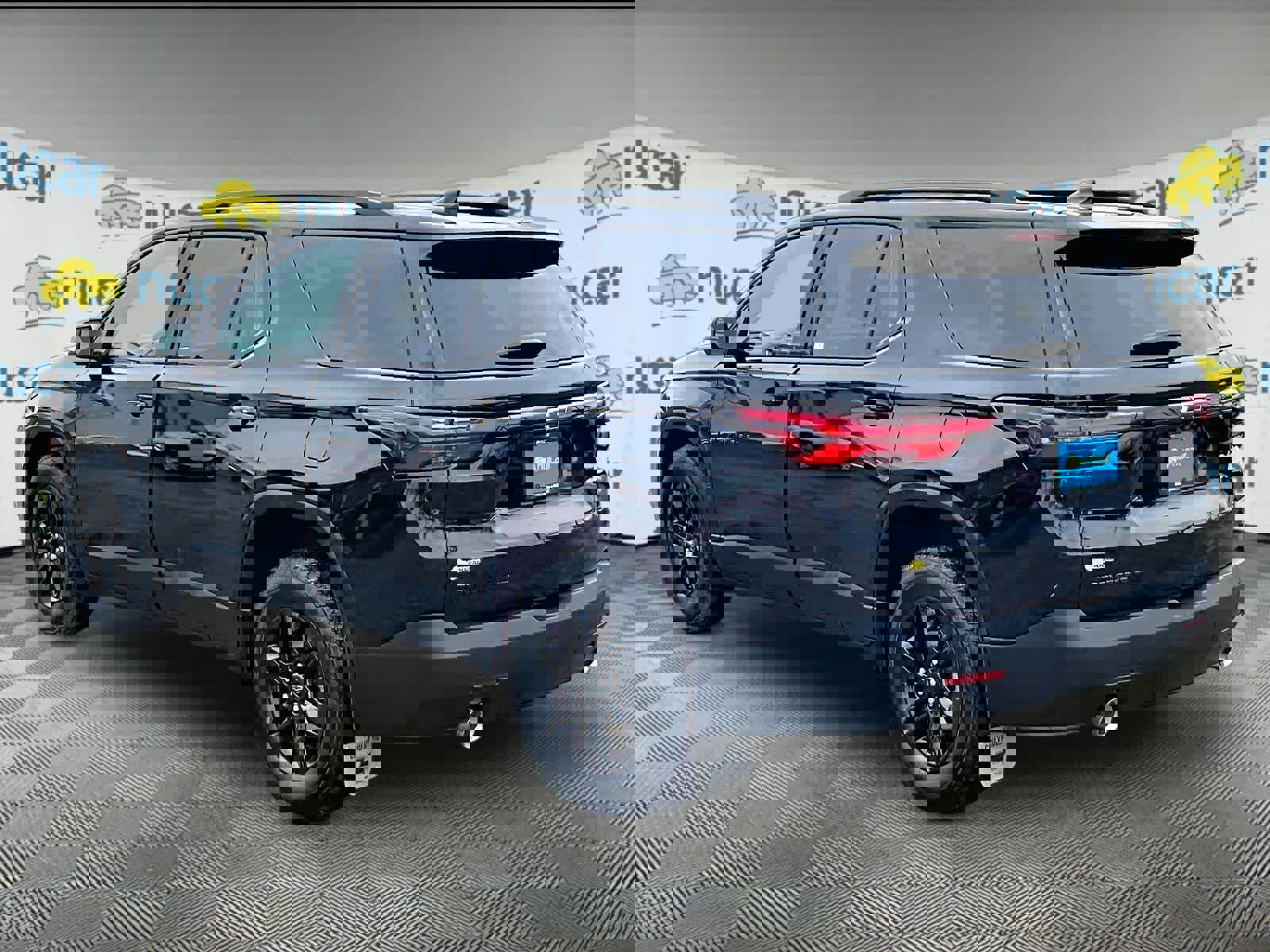 Used 2023 Chevrolet Traverse LT w/ Midnight/Sport Edition image 4