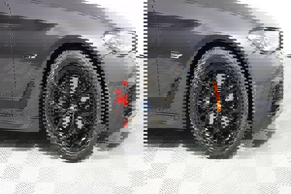 Used 2023 BMW 530e 530e w/ M Sport Package image 36