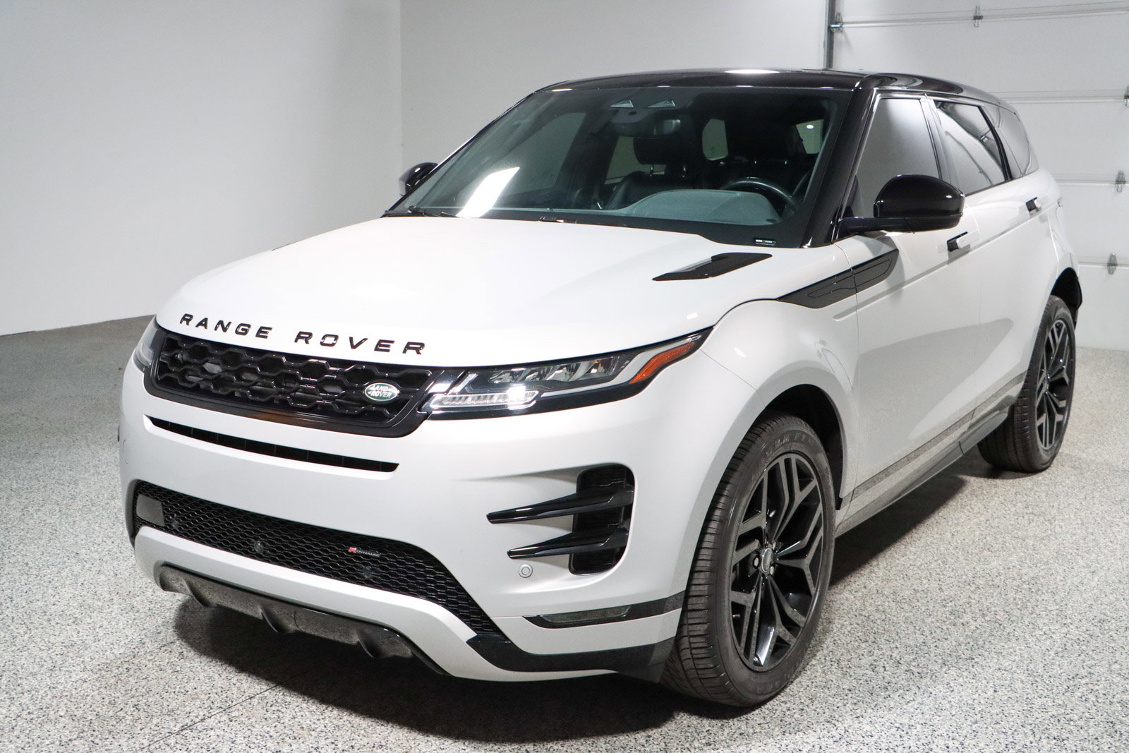 Used 2022 Land Rover Range Rover Evoque R-Dynamic S image 32