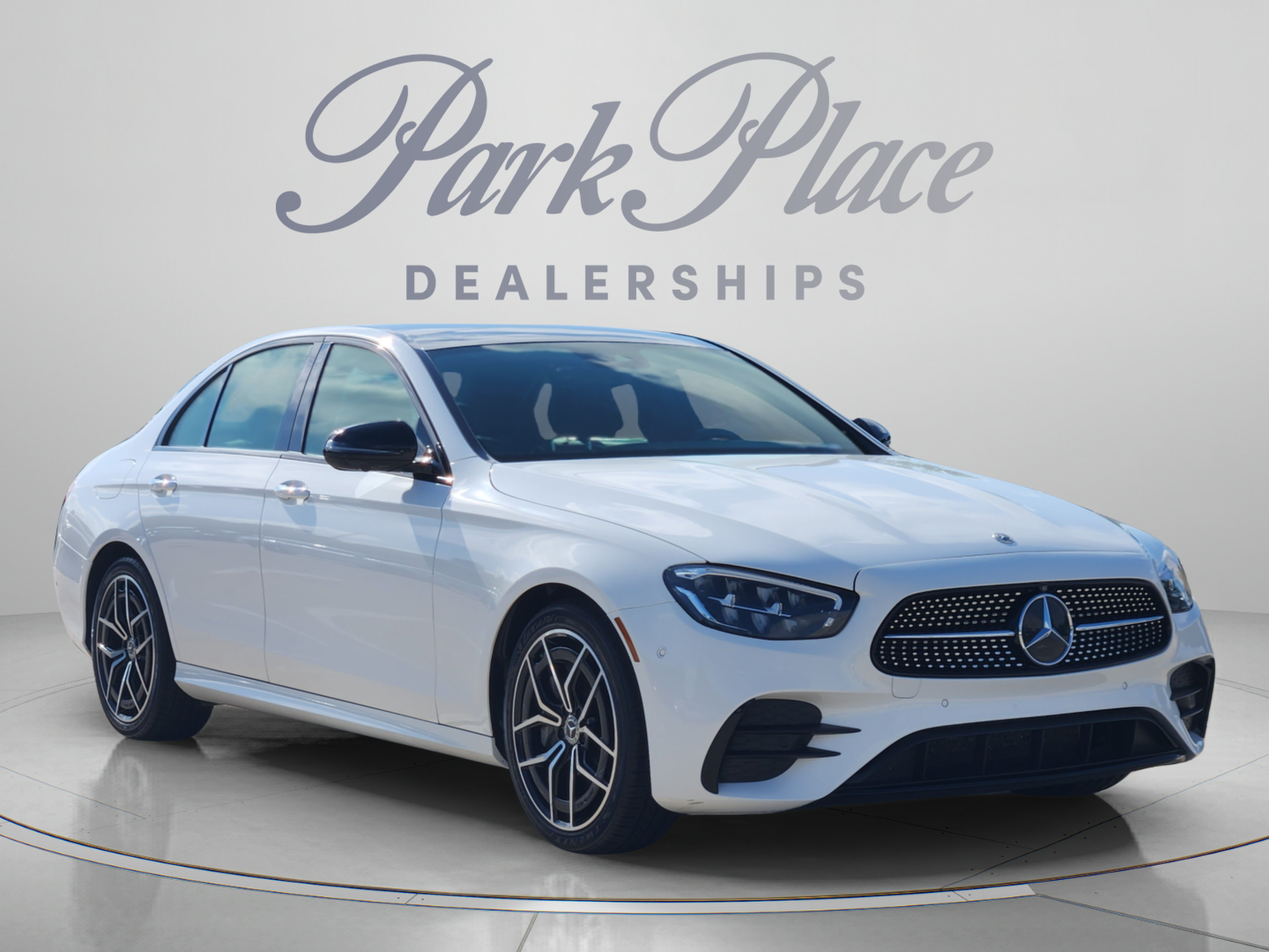 Used 2023 Mercedes-Benz E 350 Sedan image 4