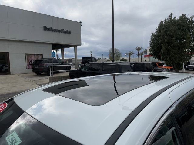 Certified 2023 Chrysler Pacifica Limited image 38