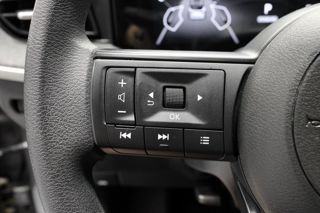 Certified 2025 Nissan Kicks SV AWD/4WD image 26