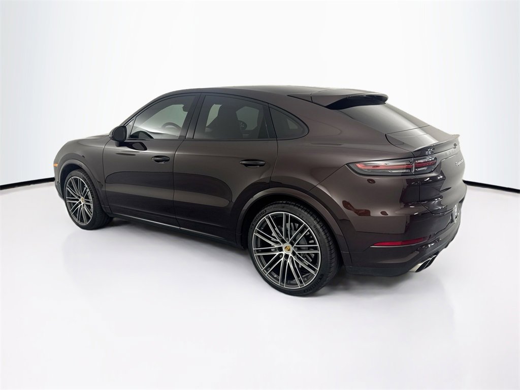 Used 2022 Porsche Cayenne Turbo image 7
