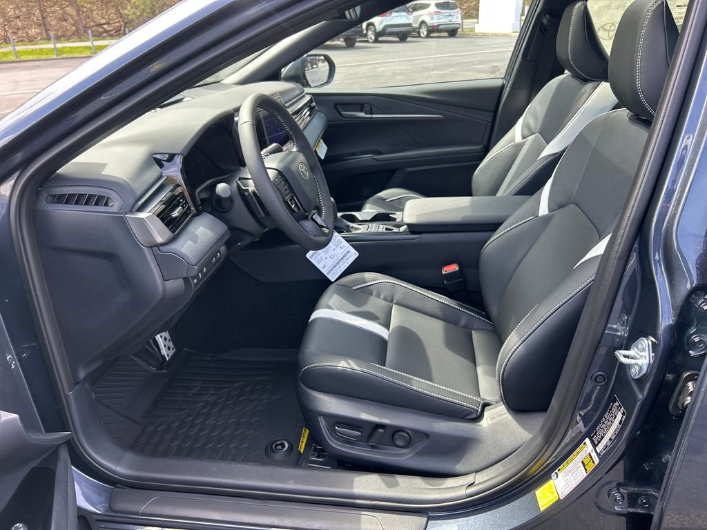 New 2026 Toyota Camry SE FWD image 17