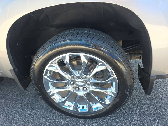 Used 2023 Chevrolet Silverado 1500 High Country AWD/4WD image 13