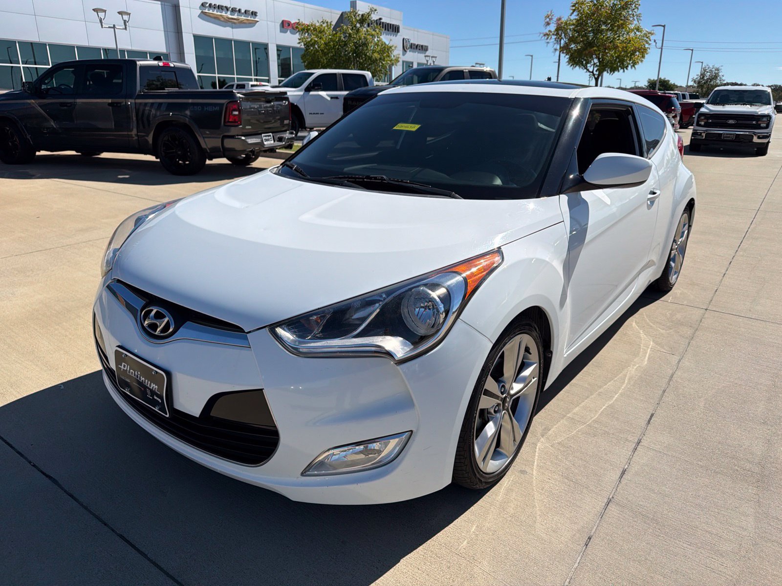 Used 2017 Hyundai Veloster Value Edition FWD image 9