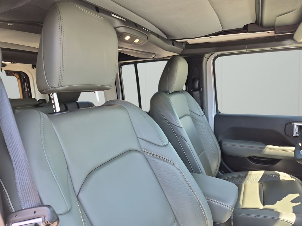 Used 2024 Jeep Wrangler High Altitude image 15