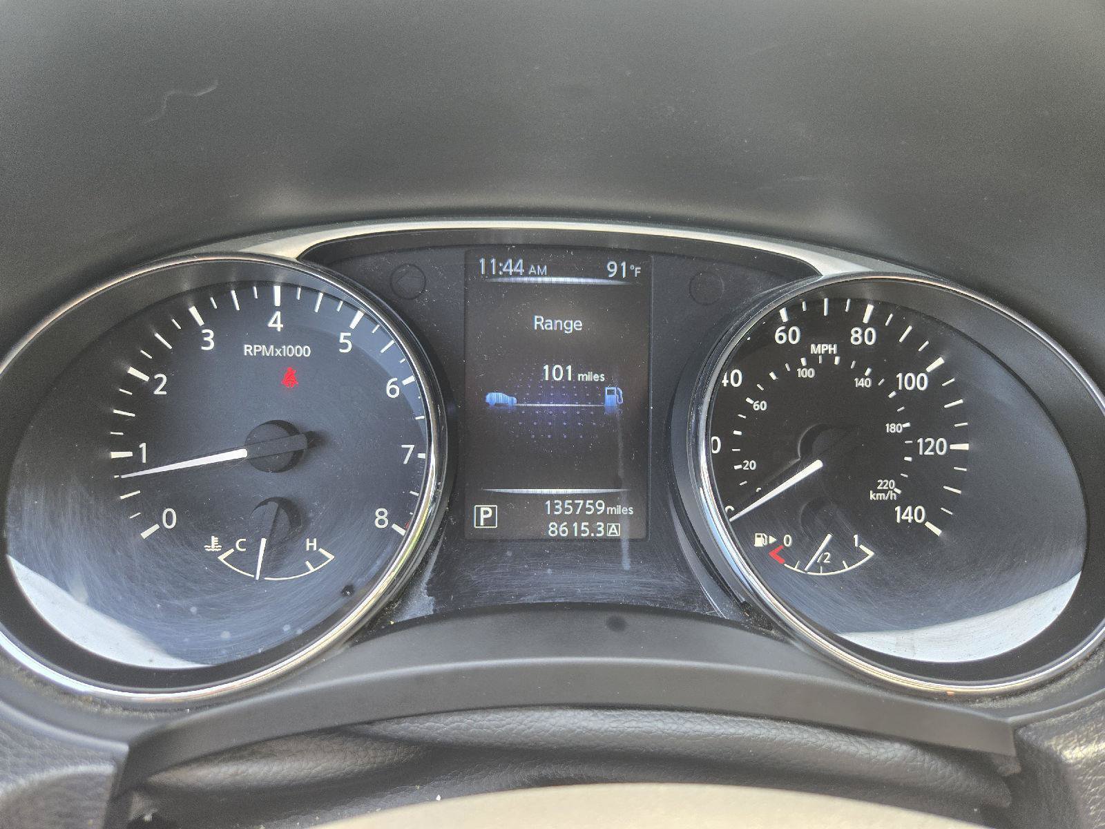 Used 2015 Nissan Rogue SV w/ SV Moonroof Package FWD image 17