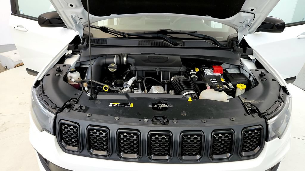 Used 2023 Jeep Compass Latitude w/ Sun and Sound Group AWD/4WD image 15
