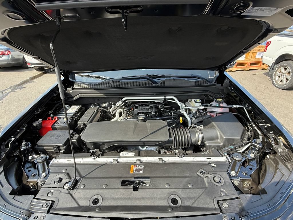 New 2026 Chevrolet Colorado ZR2 w/ Technology Package AWD/4WD image 29