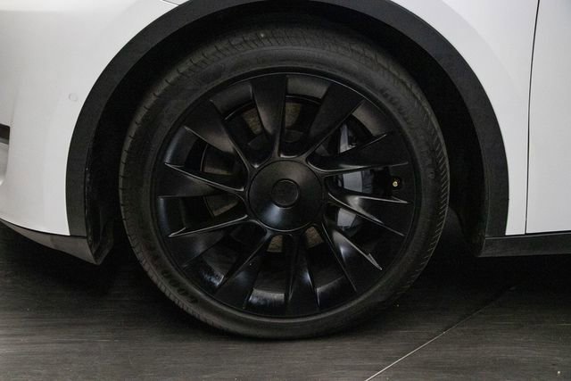 Used 2021 Tesla Model Y Long Range image 8
