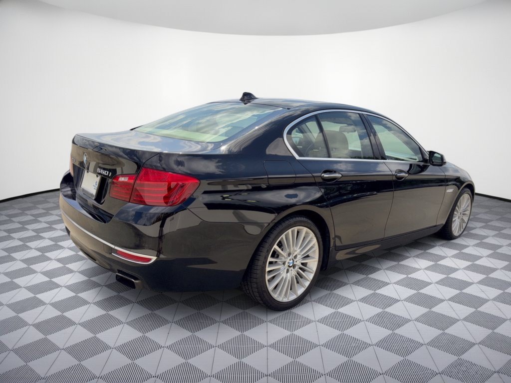 Used 2015 BMW 550i xDrive Sedan AWD/4WD image 9