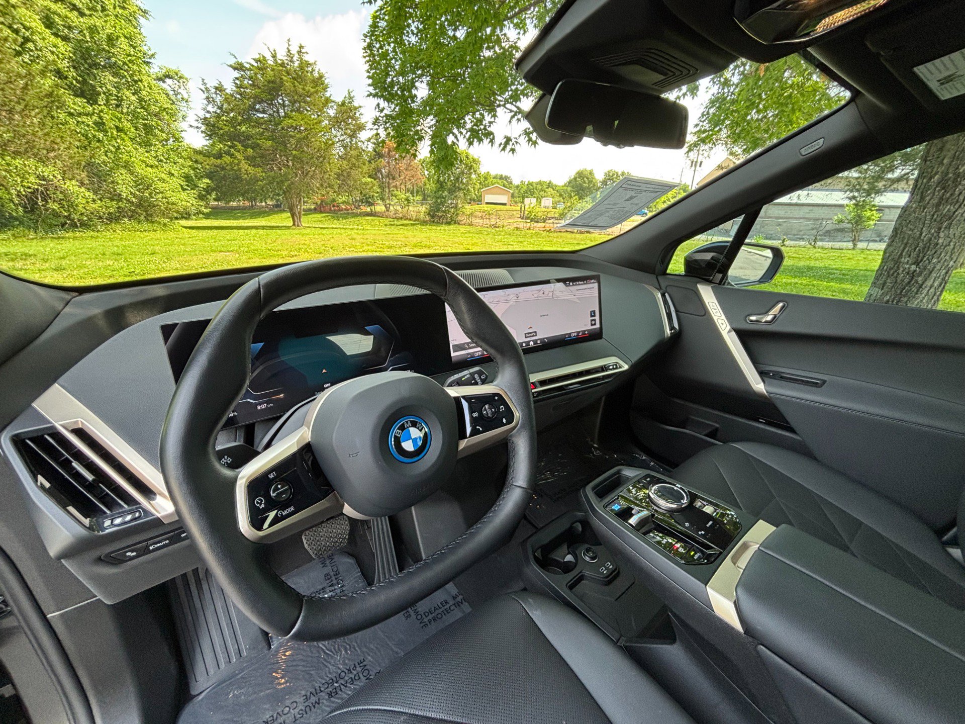 Used 2025 BMW iX xDrive50 AWD/4WD image 10