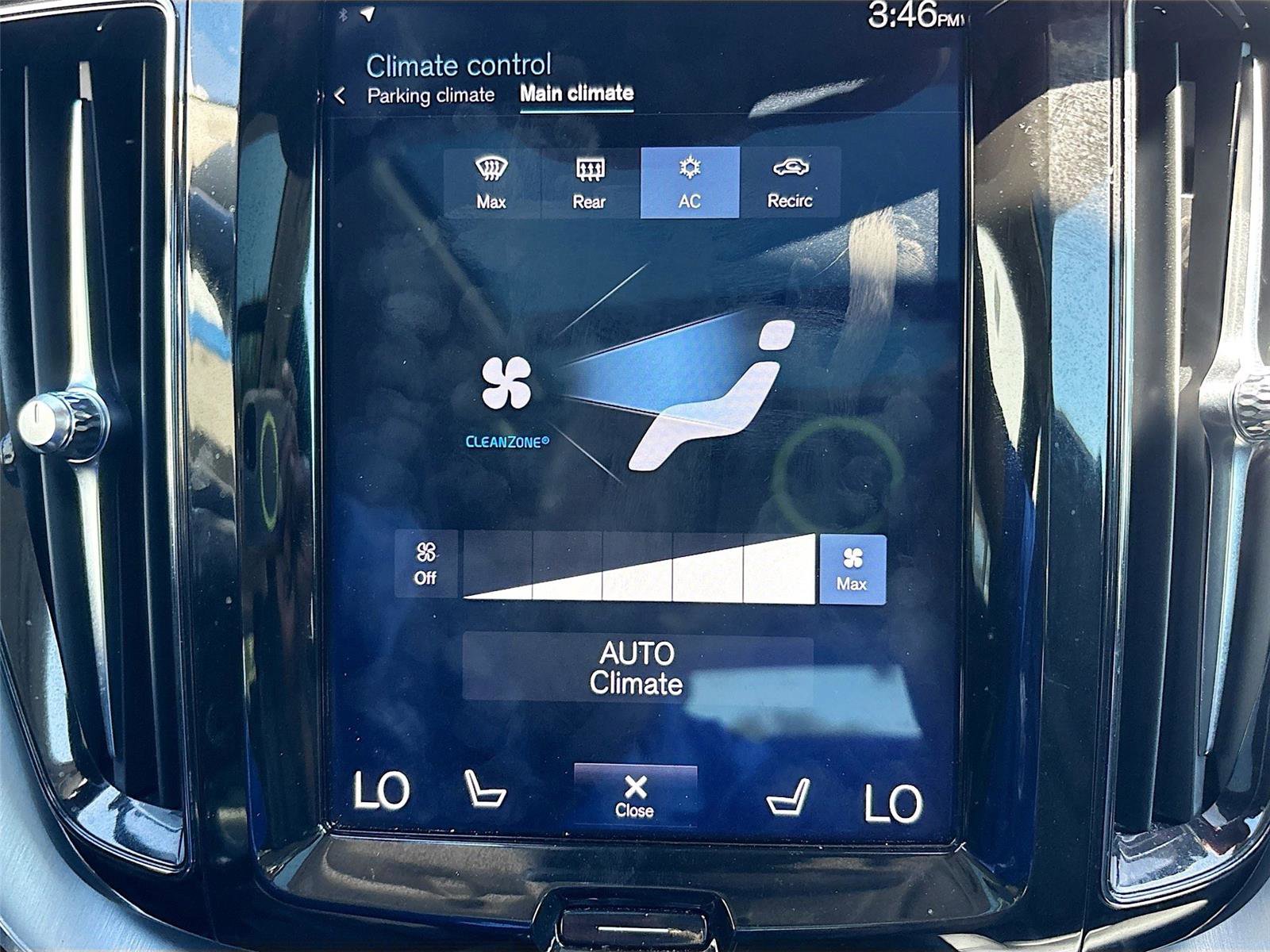 Used 2020 Volvo XC60 T6 Momentum AWD/4WD image 17