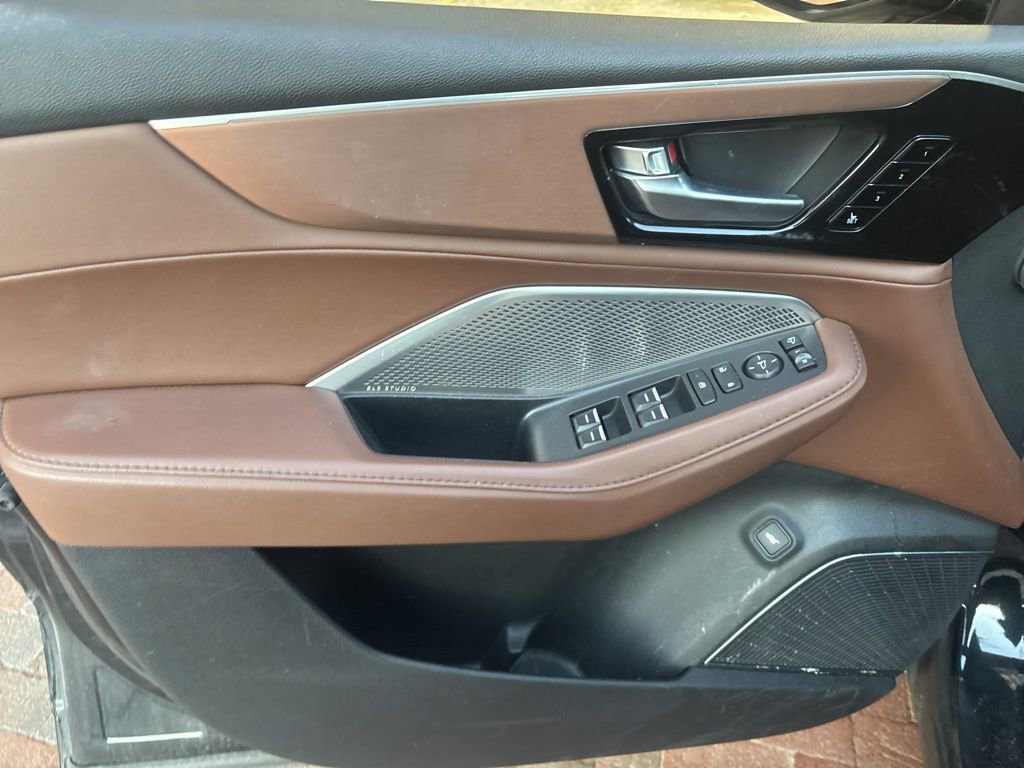 Used 2022 Acura MDX SH-AWD w/ Technology Package image 11