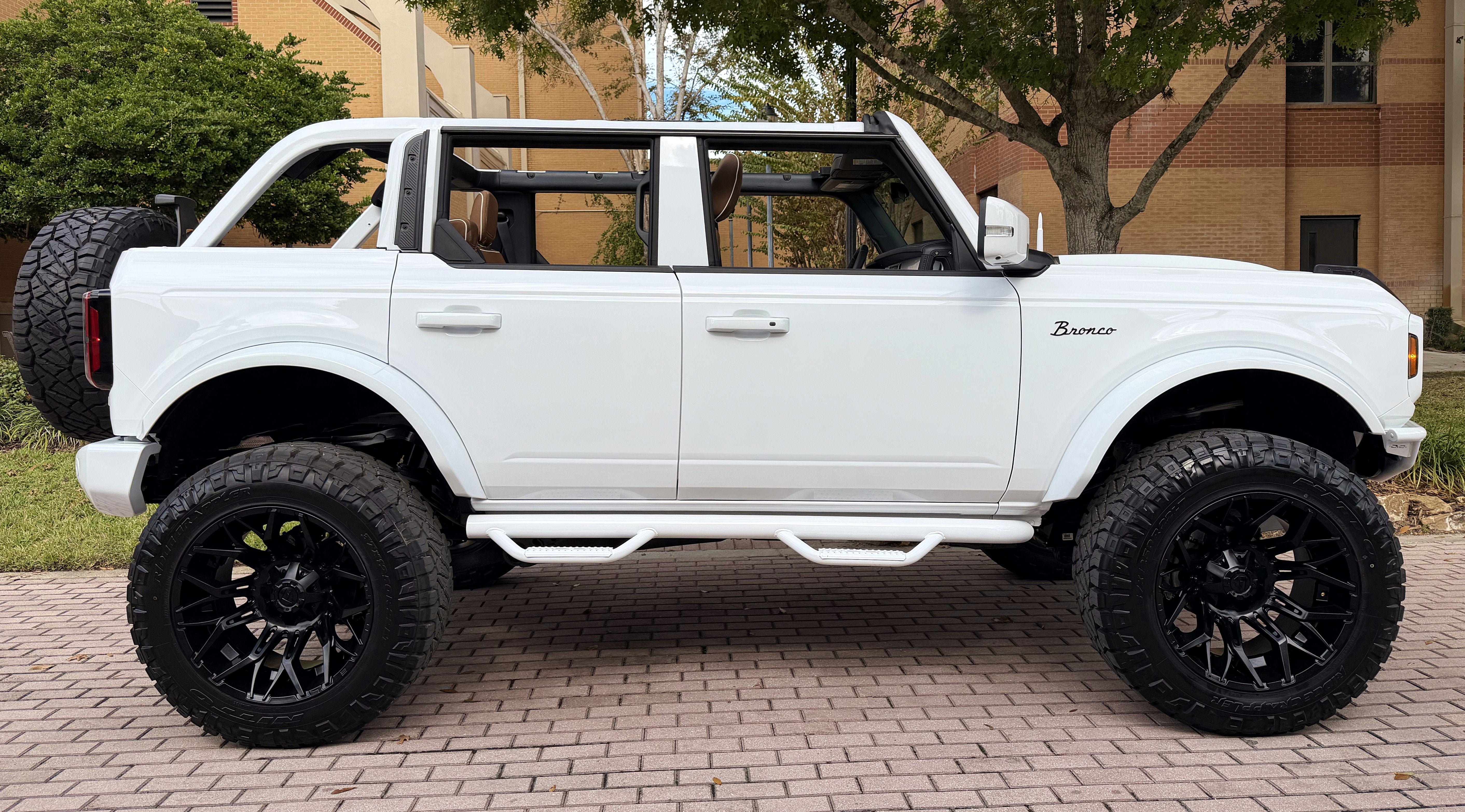 Used 2025 Ford Bronco Outer Banks AWD/4WD image 11