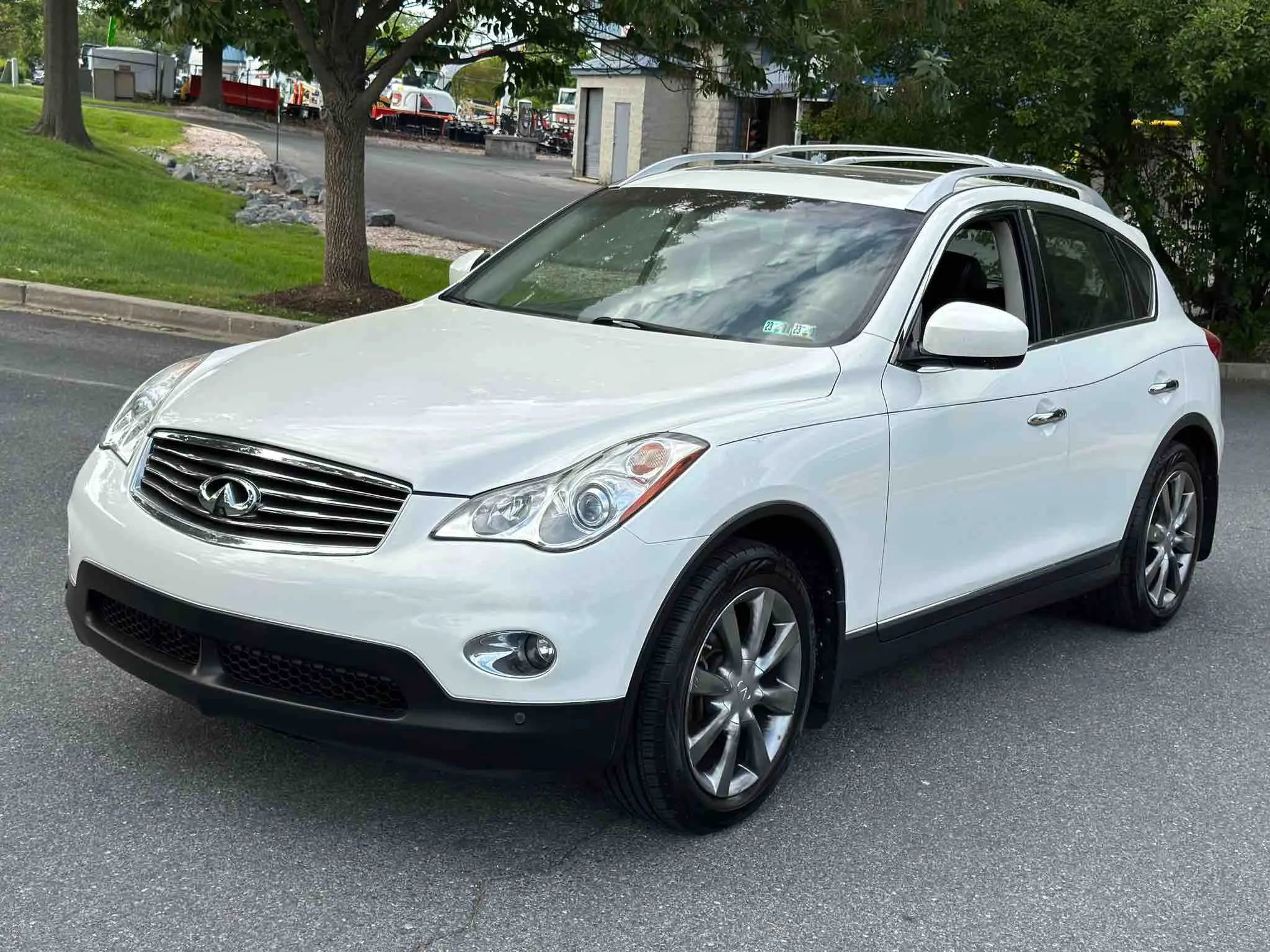 Used 2012 INFINITI EX35 Journey w/ Premium Pkg image 1