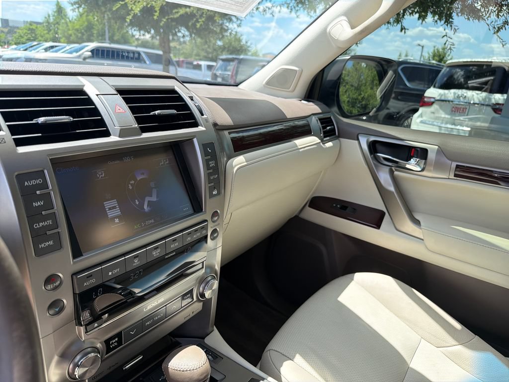 Used 2017 Lexus GX 460 Premium AWD/4WD image 25