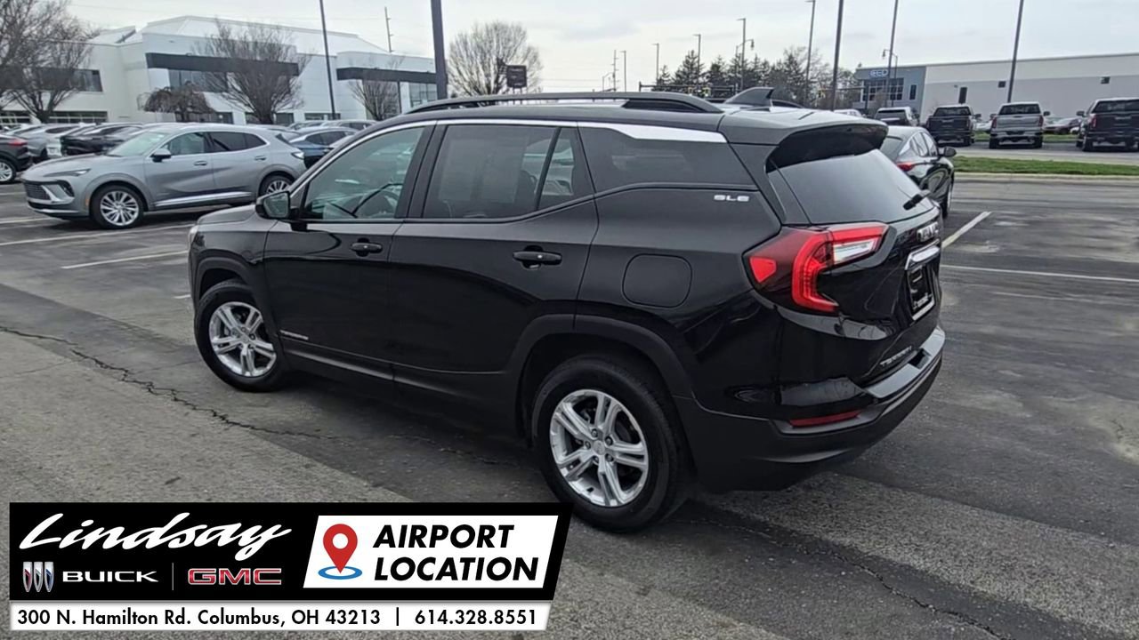Used 2023 GMC Terrain SLE w/ Driver Convenience Package image 7