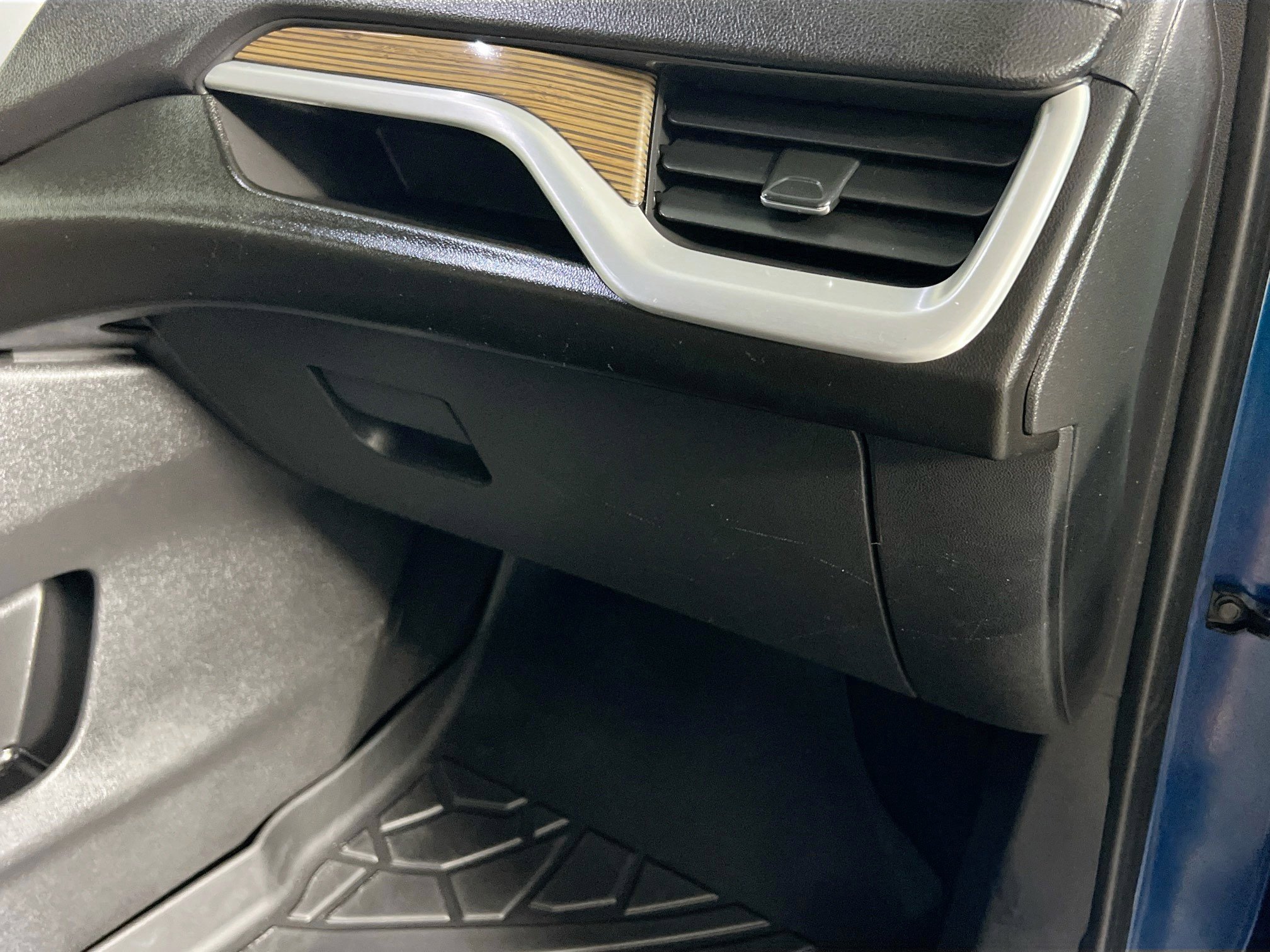 Used 2020 GMC Terrain SLE image 35