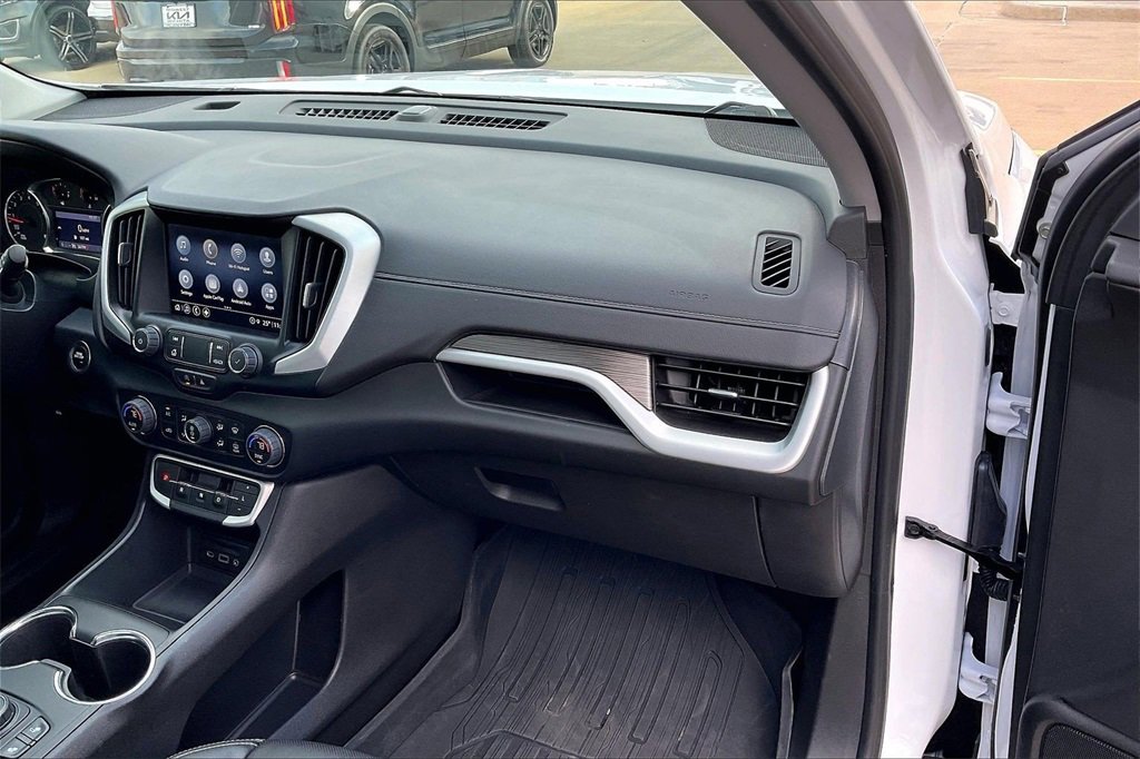 Used 2022 GMC Terrain SLT image 16