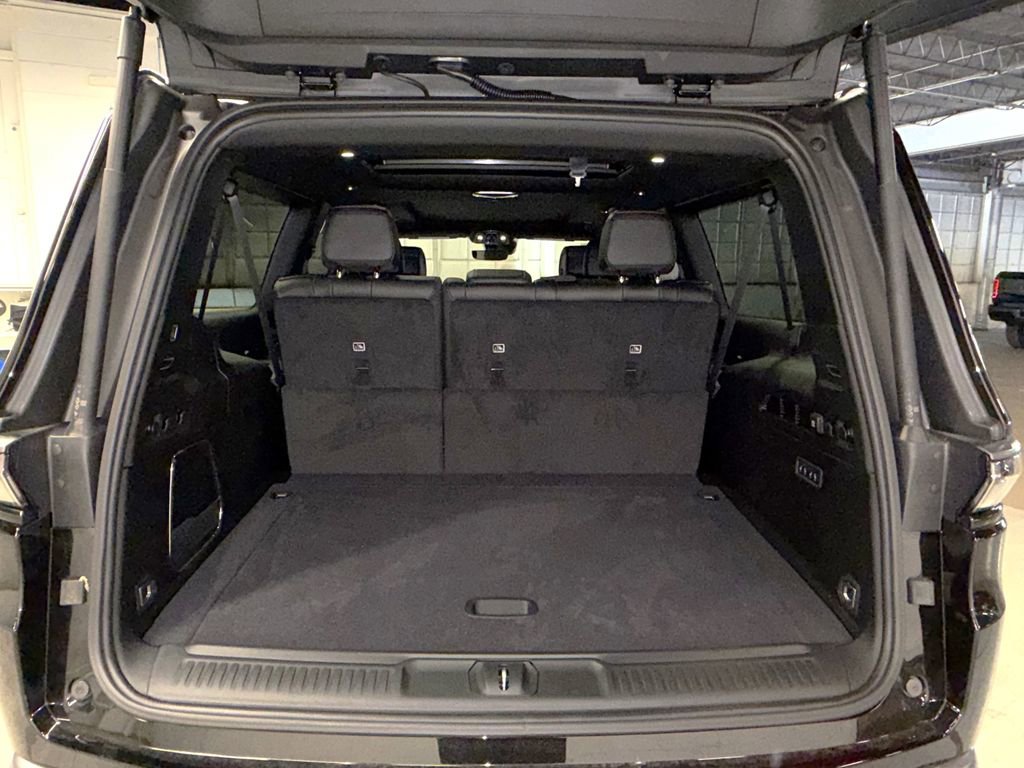New 2026 Jeep Grand Wagoneer L 4WD image 39