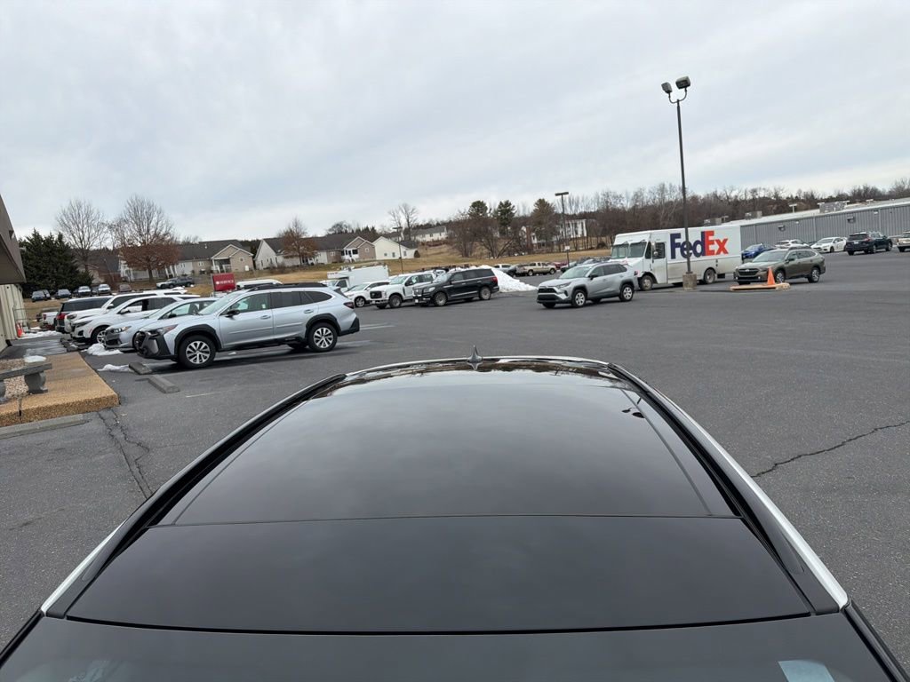 Used 2023 Lincoln Corsair Reserve w/ Equipment Group 201A image 9