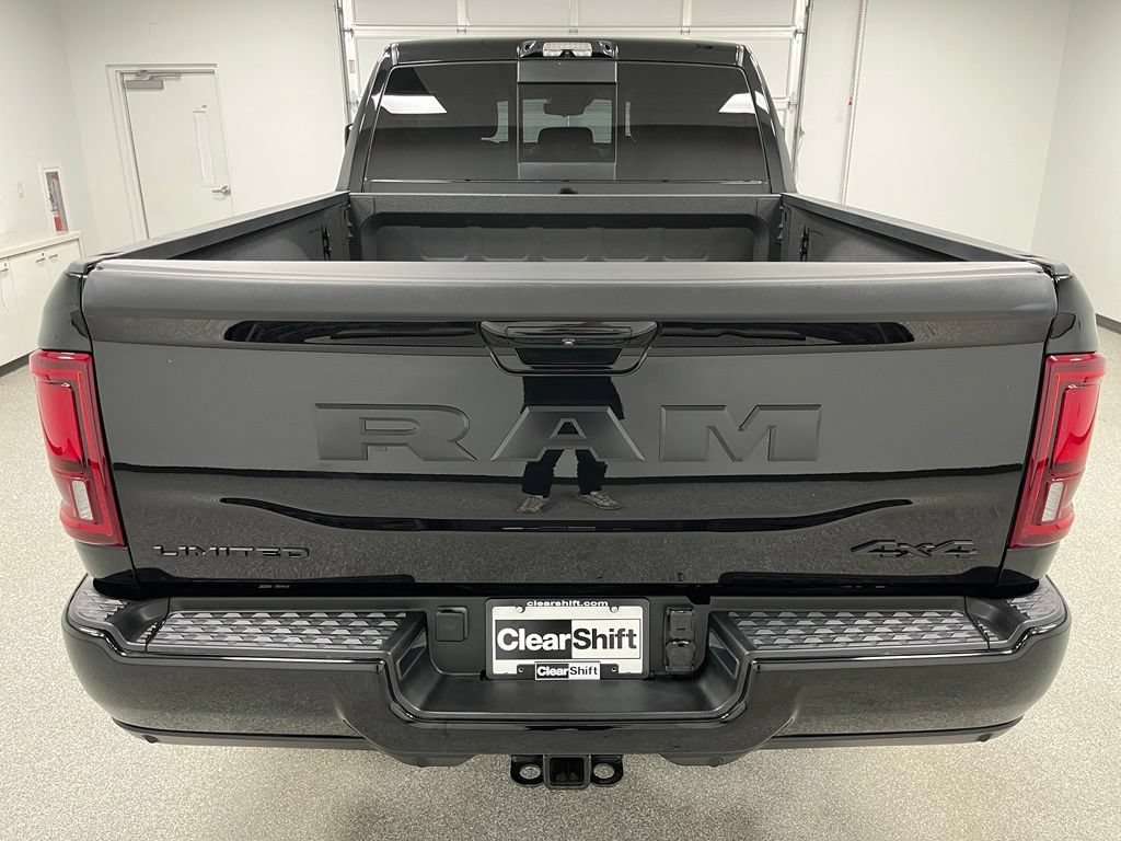 Used 2025 RAM 2500 Limited AWD/4WD image 9