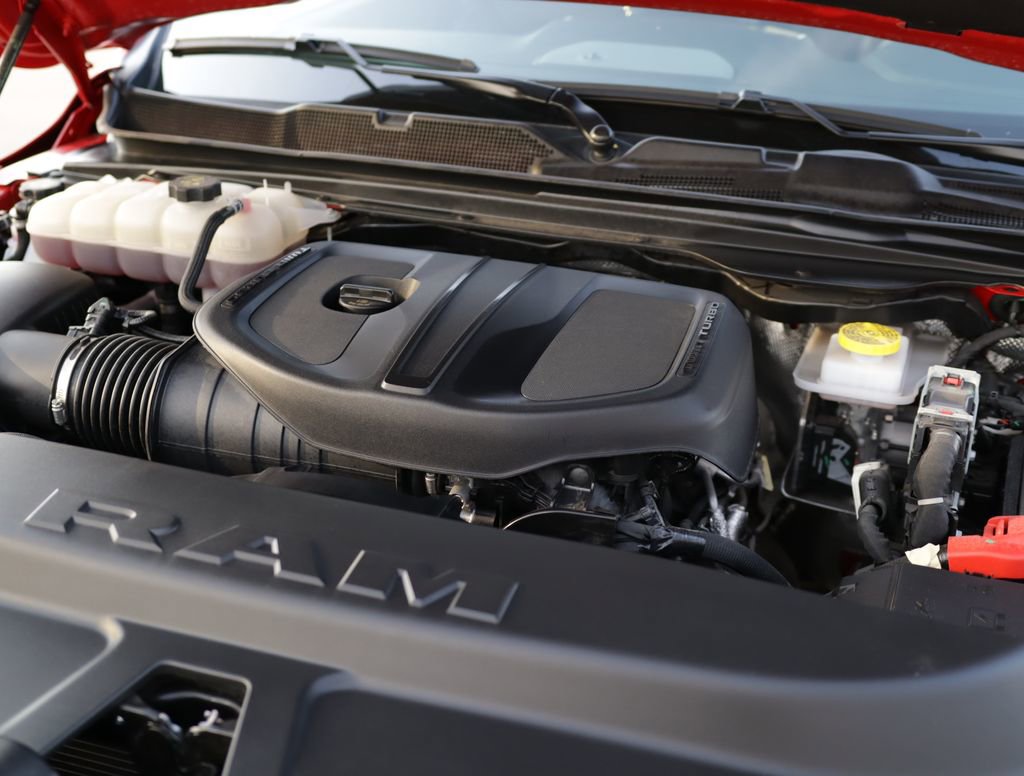 Used 2025 RAM 1500 Laramie w/ Night Edition image 39