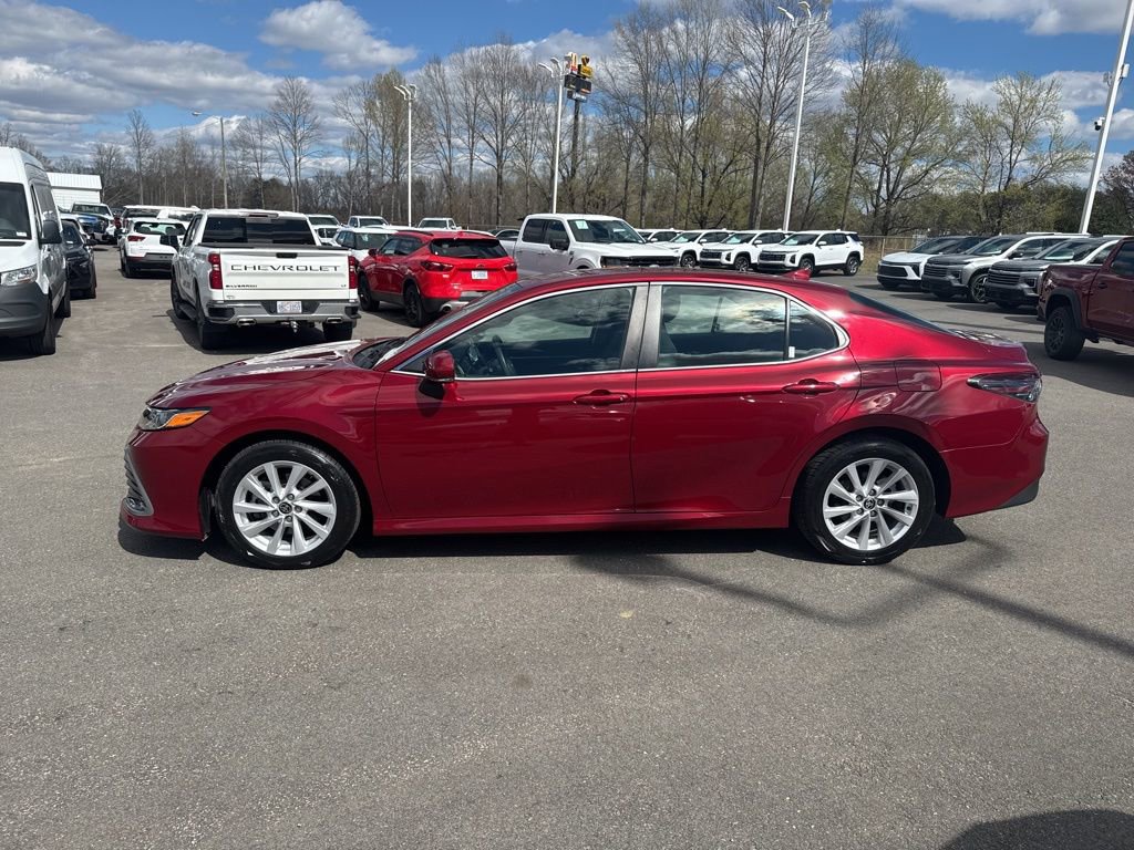 Used 2022 Toyota Camry LE w/ Convenience Package image 2