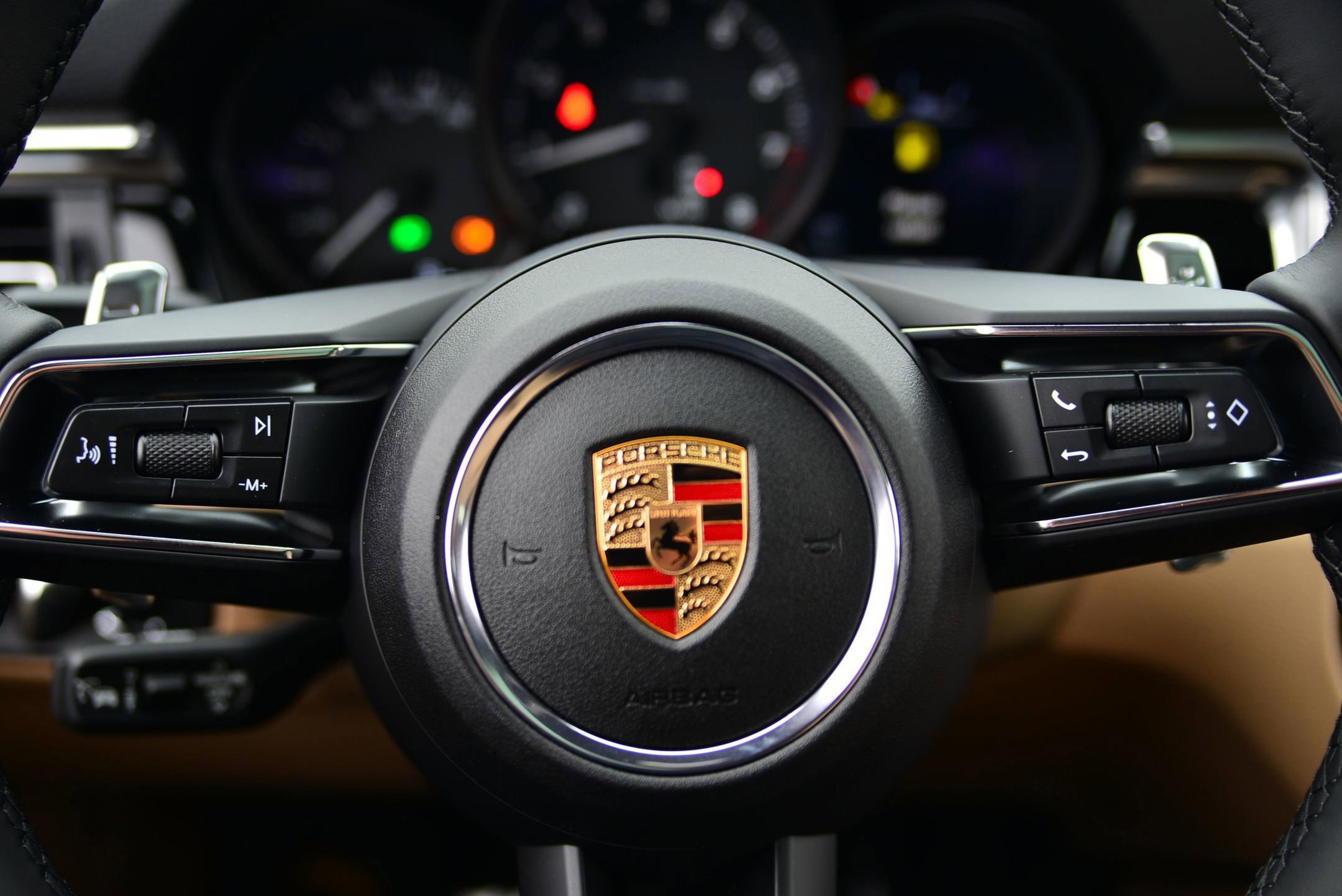 Used 2025 Porsche Macan image 34
