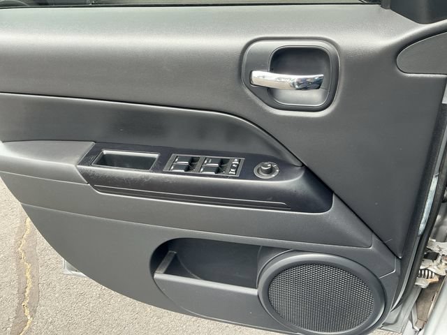 Used 2015 Jeep Patriot High Altitude AWD/4WD image 25