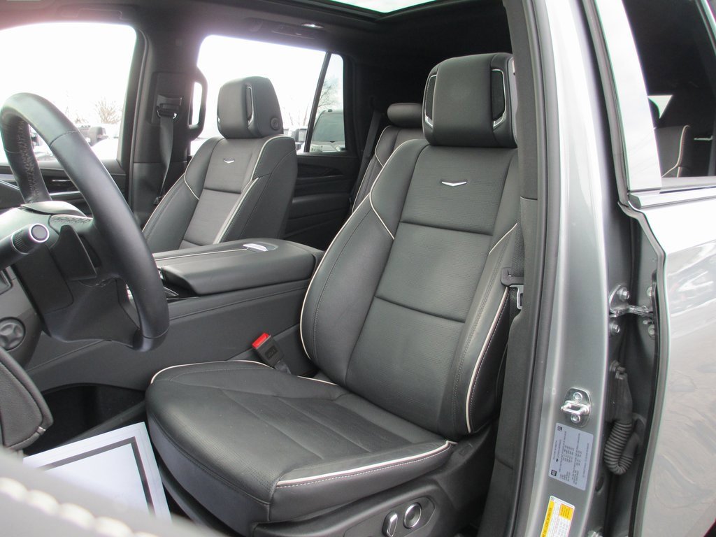 Used 2024 Cadillac Escalade Sport w/ LPO, ONYX Package image 20