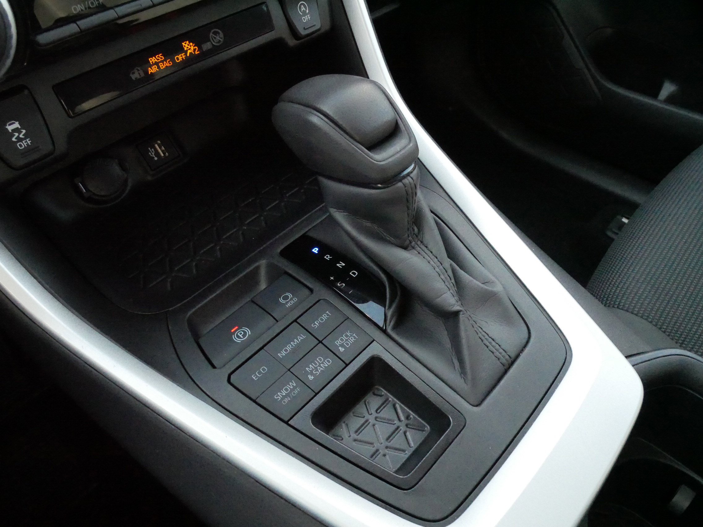 Certified 2024 Toyota RAV4 LE image 24