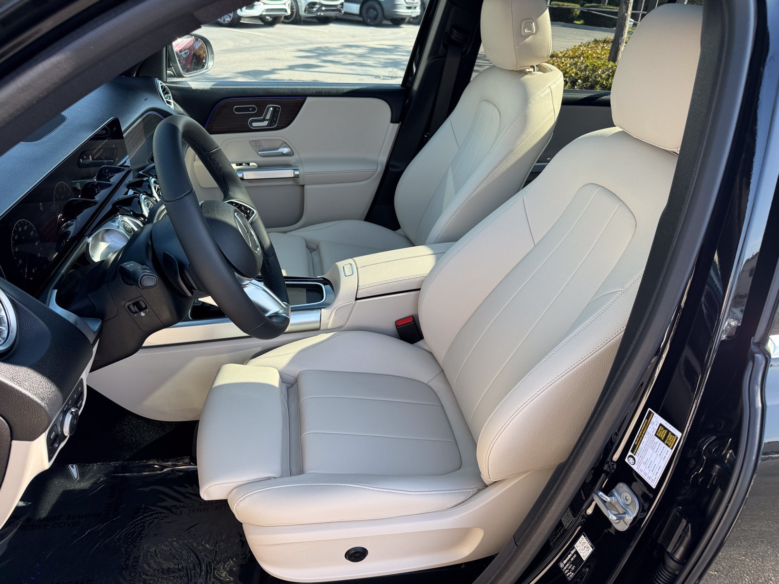 New 2026 Mercedes-Benz GLB 250 4MATIC image 2