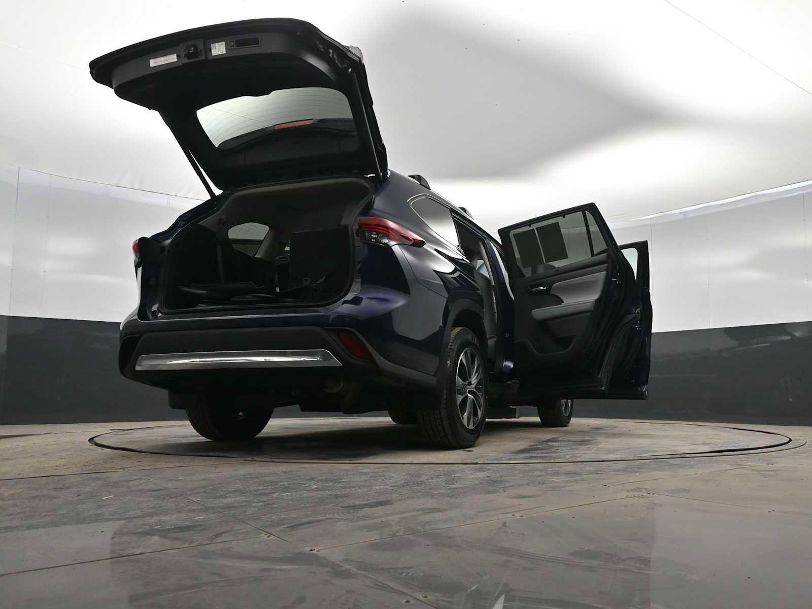 Used 2024 Toyota Highlander XLE image 43