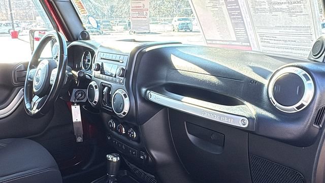 Used 2013 Jeep Wrangler Unlimited Sahara w/ Dual Top Group image 25