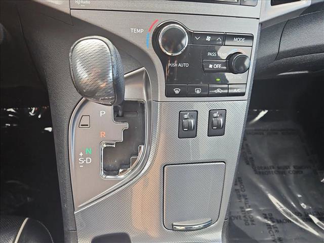 Used 2014 Toyota Venza XLE image 12