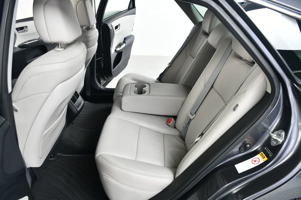 Used 2013 Toyota Avalon XLE Premium FWD image 35