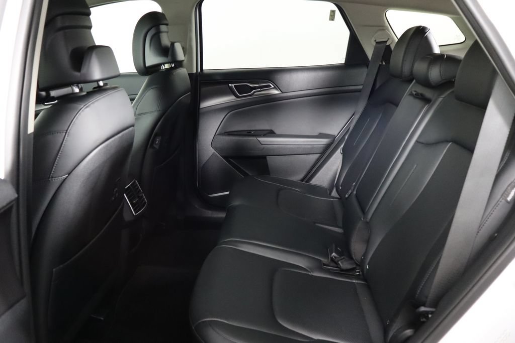 Used 2025 Kia Sportage EX FWD image 16