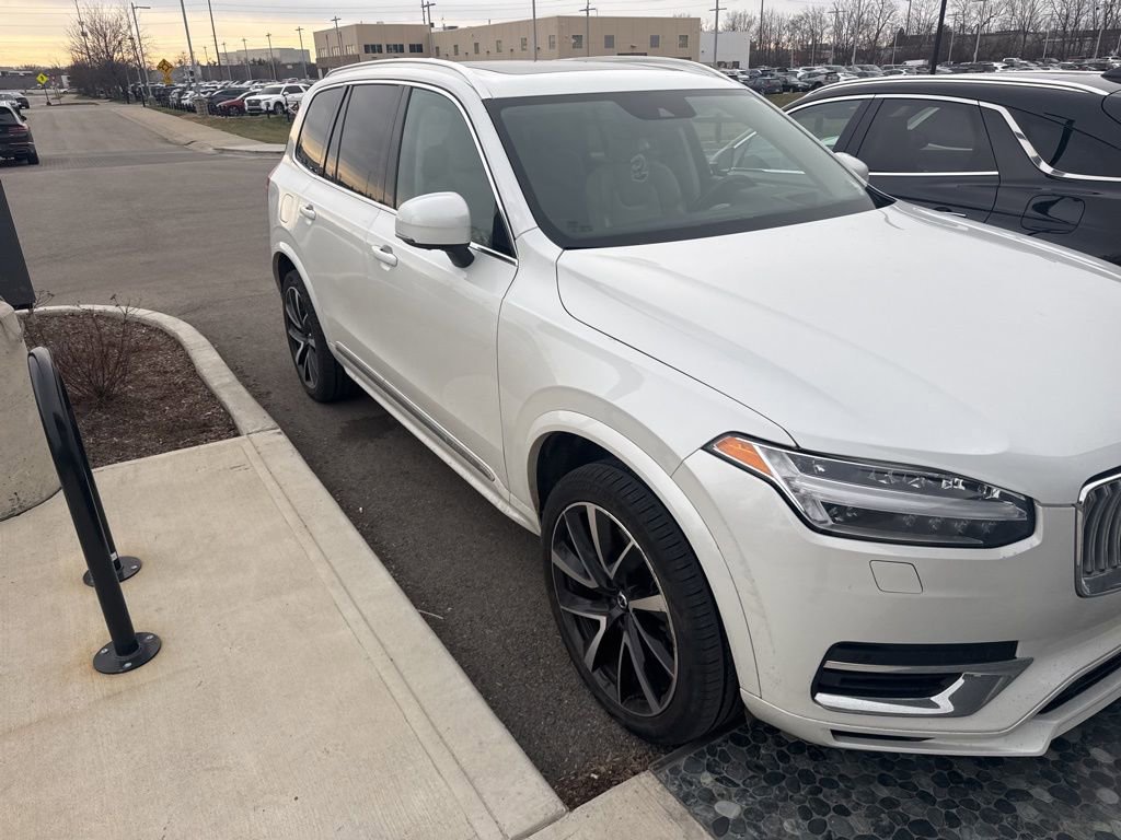 Used 2022 Volvo XC90 T8 Inscription Expression w/ Advanced Package image 2