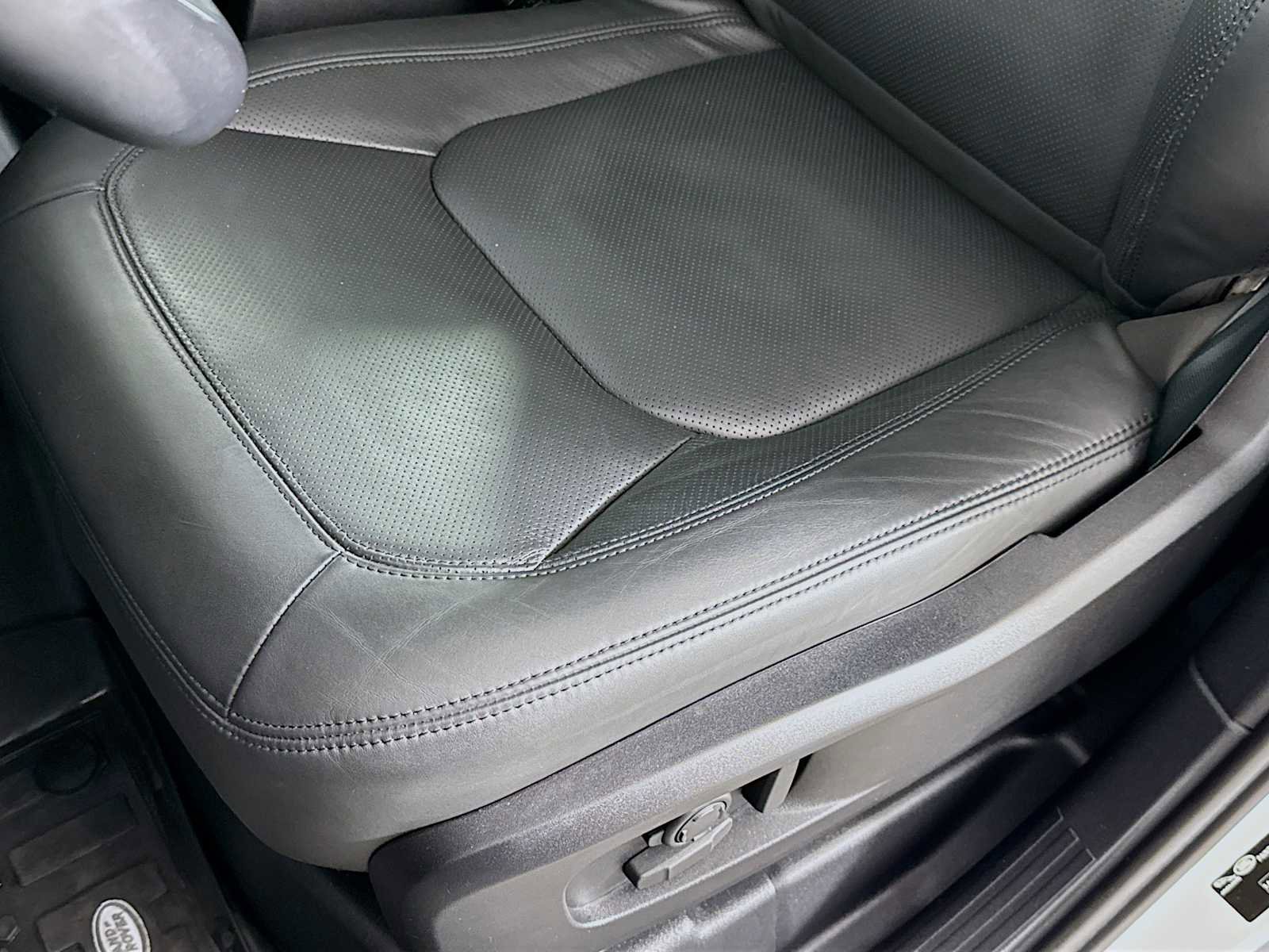 Used 2025 Land Rover Defender 110 S image 20