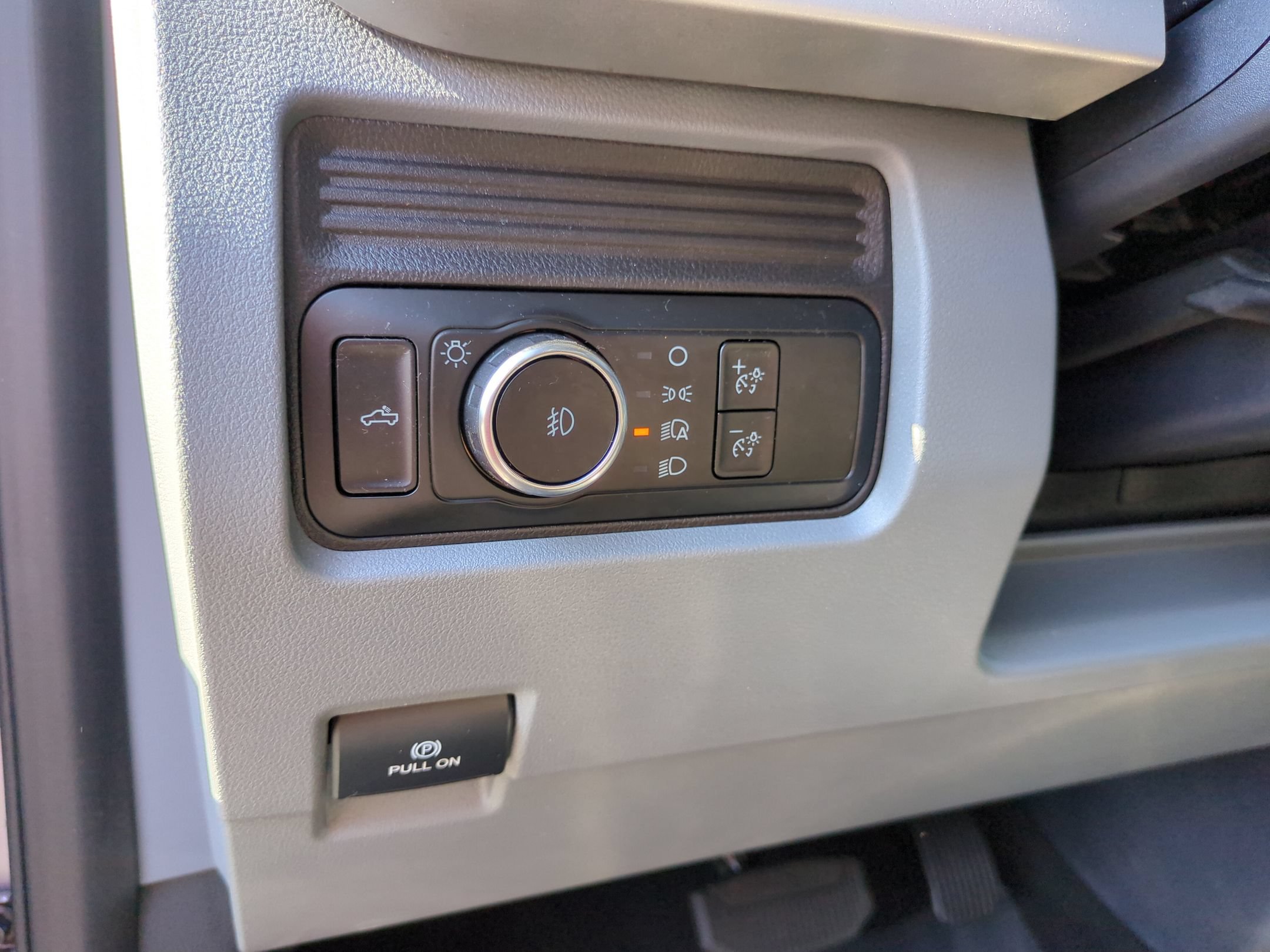 Certified 2024 Ford F250 XL w/ STX Appearance Package AWD/4WD image 15