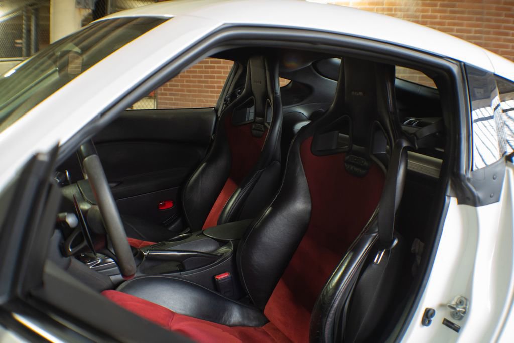 Used 2017 Nissan 370Z NISMO image 22