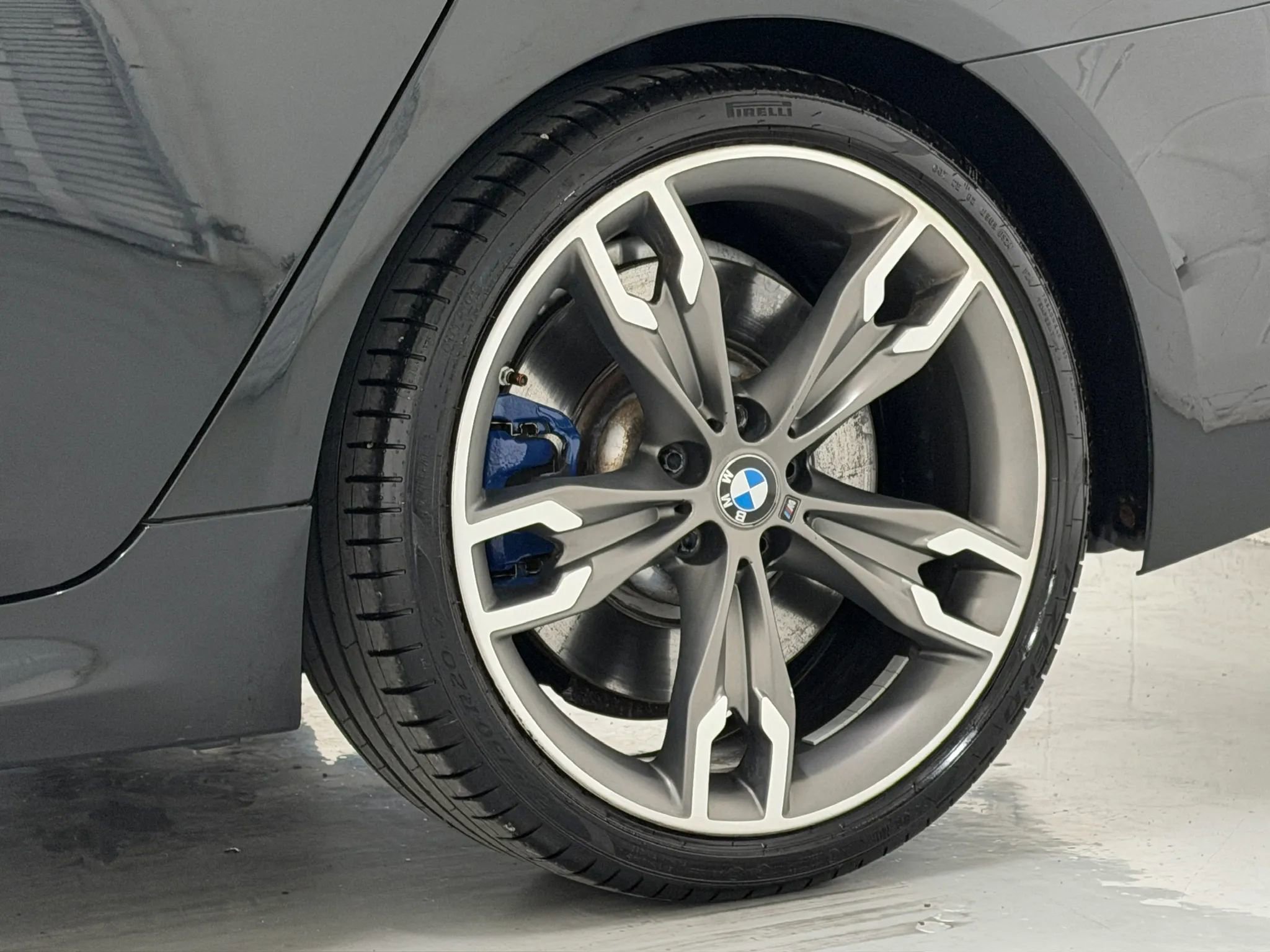 Used 2020 BMW M550i xDrive AWD/4WD image 43
